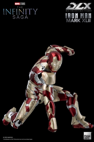 Marvel Studios: The Infinity Saga DLX Iron Man Mark 42