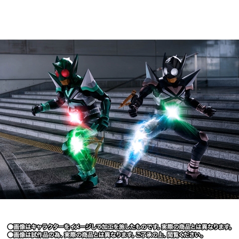 [Pre-order] S.H.Figuarts (SHINKOCCHOU SEIHOU) Kamen Rider Kickhopper & Kamen Rider Punchhopper 20th Anniversary Ver.