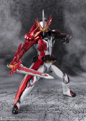 S.H.Figuarts Kamen Rider Saber Brave Dragon -Metallic Color Edition-
