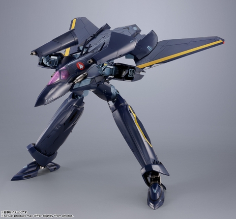 DX CHOGOKIN VF-17S Nightmare Stealth Valkyrie (Gamlin Kizaki Use)