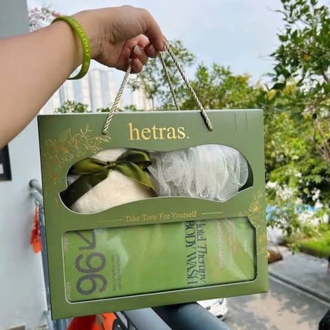 [SET 3 MÓN] Set Quà Tặng Sữa Tắm Hetras Hotel Thepary Body Wash 1031ml (Gồm Sữa Tắm + Bông tắm + Khăn tắm)