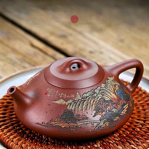 Ấm tử sa thạch biều đáy tào thanh đất cũ vẽ sơn thủy Vương Hiến Hải 230ml
