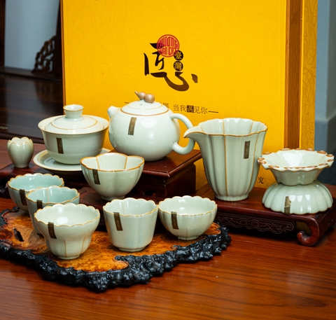 BỘ ẤM TRÀ SỨ MEN RẠN NGỌC BÍCH CAO CẤP ( Nghệ nhân Khâu Vệ Quốc )