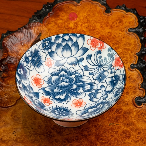 CHÉN SỨ VẼ TAY ĐỰNG HOA QUẢ (Hoa Sen)