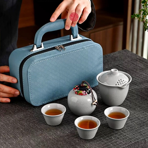 QUÀ TẶNG BỘ ẤM TRÀ DU LỊCH HỘP VẢI XANH ( MẪU 1 )