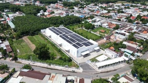Hệ Thống NLMT 483kWp Nhà Máy Dược Tại Bình Dương – Aiko 600Wp Hiệu Suất Dẫn Đầu Toàn Cầu