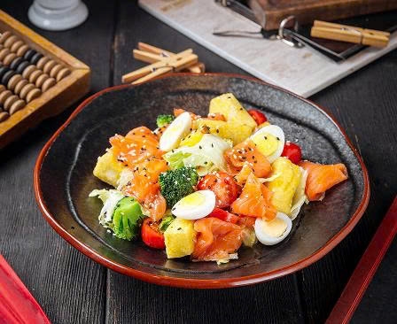 Salad cá hồi rau củ