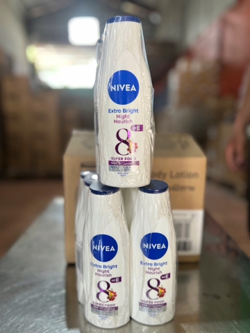 88188 SỮA DƯỠNG THỂ DƯỠNG TRẮNG DA BAN ĐÊM 200ML ( TÍM ) x 24 CHAI