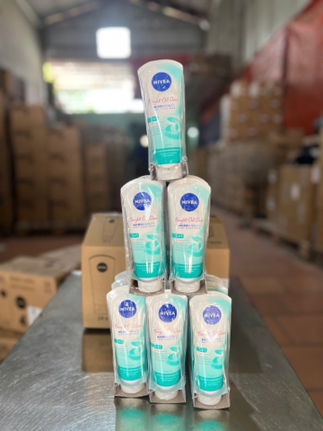 84951 SỮA RỬA MẶT NIVEA SÁNG DA SẠCH NHỜN 100G x 24 CHAI
