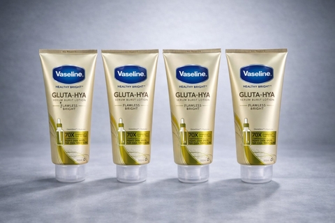 SỮA DƯỠNG THỂ VASELINE FLAWLESS BRIGHT 70X ( TRẮNG ) 300ML x 12 TUÝP