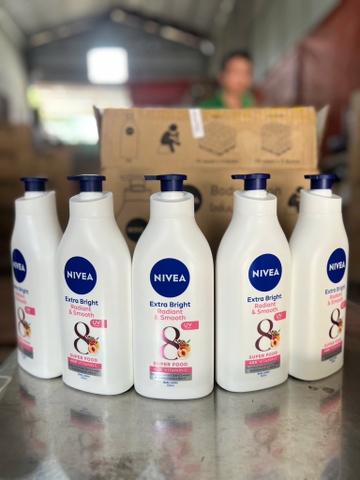 Sữa Dưỡng Thể NIVEA 8 Super Foods Dưỡng Sáng Da | Mịn Da (550 ml) - 98924