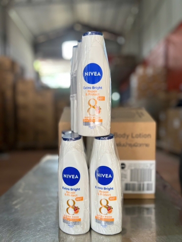 88310 SỮA DƯỠNG THỂ DƯỠNG TRẮNG DA BAN NGÀY PHỤC HỒI CHỐNG NẮNG 200ML ( CAM ) x 24 CHAI