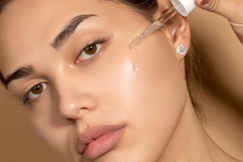 Cách xây dựng routine dược mỹ phẩm cho da mụn nhạy cảm
