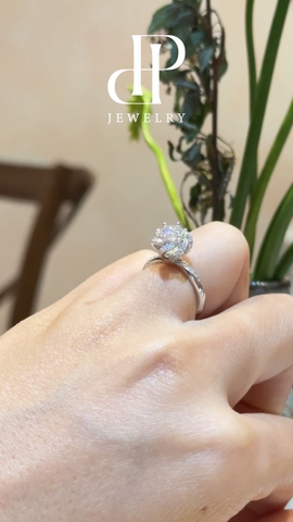 HPJ HALO XOẮN - FULL MOISSANITE VIÊN CHỦ 6.3 LI Sang trọng nhưng không quá phô trương