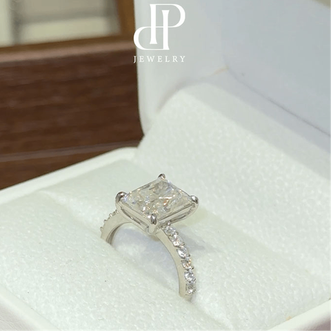 HPJ PHONG CÁCH FULL MOISSANITE Viên Chủ Radiant 7*9 - SRE013