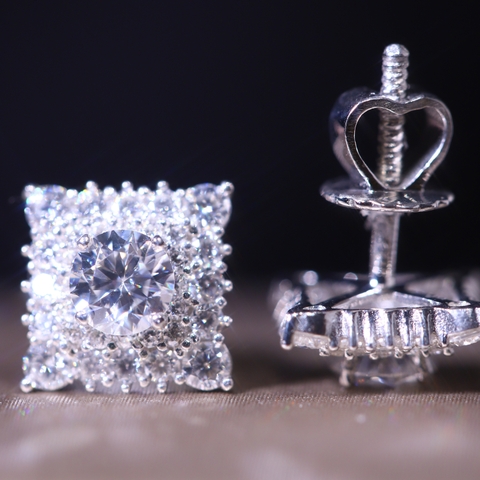 Bông tai Halo vuông FULL MOISSANITE viên chủ 4.5li - SEE021