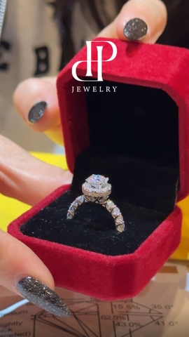 NHẪN MOISSANITE HALO 7.2 LY – KIỆT TÁC TỎA SÁNG TỪ MỌI GÓC NHÌN - SRE132
