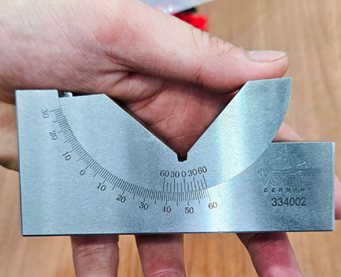 Khối V điều chỉnh góc Vogel