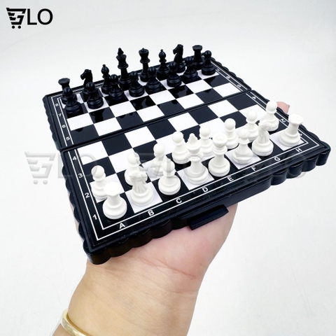 Bàn Cờ Vua 13x13cm Nam Châm Hít Mini Trắng Đen, Nhỏ Đẹp Bỏ Túi Cao Cấp, Gấp Gọn Kiêm Hộp Đựng Chuẩn Quốc Tế