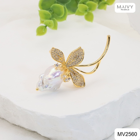 MV2560 -Cài áo hoa hồng thiết kế ngọc trai baroque trắng phụ kiện bạc 925 mạ vàng 18k đính đá