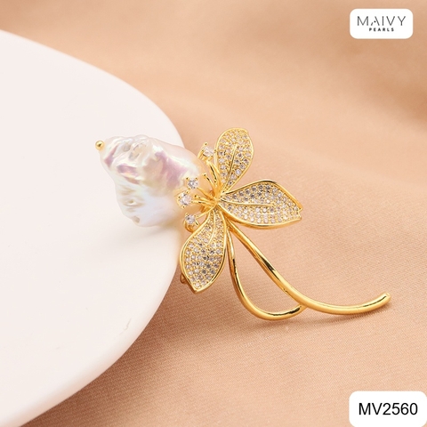 MV2560 -Cài áo hoa hồng thiết kế ngọc trai baroque trắng phụ kiện bạc 925 mạ vàng 18k đính đá