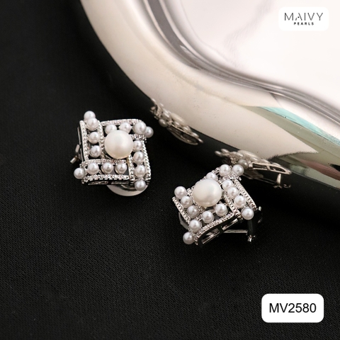 MV2580 - Bông tai hình thoi đính ngọc trai nhí màu trắng dáng kẹp