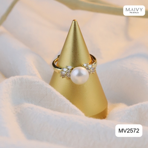MV2572 - Nhẫn bạc 925 mạ vàng 18k nhấn viên ngọc trai tròn trắng đính đá xung quanh