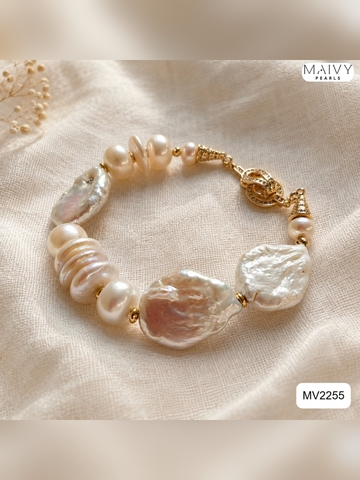 Lắc tay ngọc trai baroque trắng dẹt xen ngọc gạo khoá vòng mạ vàng MV2255