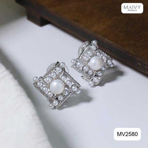 MV2580 - Bông tai hình thoi đính ngọc trai nhí màu trắng dáng kẹp