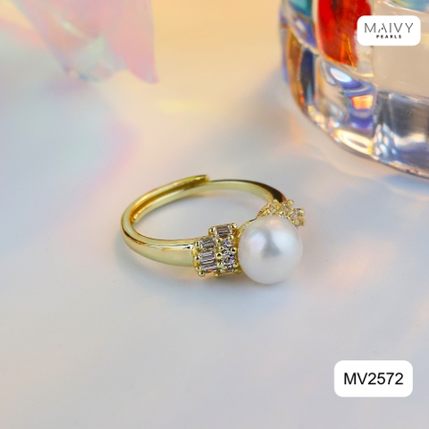 MV2572 - Nhẫn bạc 925 mạ vàng 18k nhấn viên ngọc trai tròn trắng đính đá xung quanh