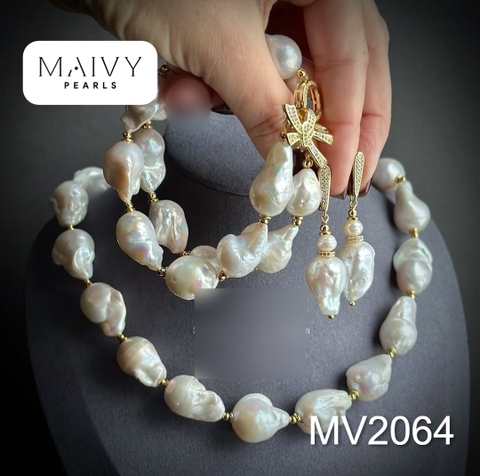MV2064 - Set Trai Baroque Trắng Charm Nơ Gồm 3 Sản Phẩm Dây Chuyền/ Lắc Tay/Bông Tai 2 Màu Mạ Vàng/Xi Kim