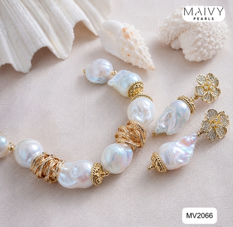 MV2066 | Set Lắc Tay Và Bông Tai Ngọc Trai Baroque Trắng Phối Charm - Cổ Điển Mà Trẻ Trung