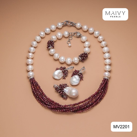 MV2201 - Set Ngọc Trai Trắng Mix Đá Thạch Lựu Gồm Dây Chuyền/Lắc Tay/Bông Tai