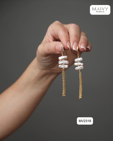 MV2318 - Set ngọc trai keshi hạt dài màu trắng gồm dây chuyền, bông tai