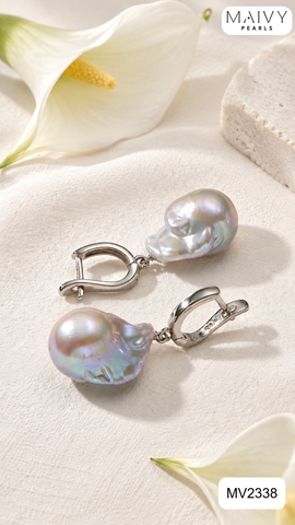MV2338- Set dây chuyền trai xám Nhật mix khóa kẹp thông minh và bông tai Baroque ánh xám