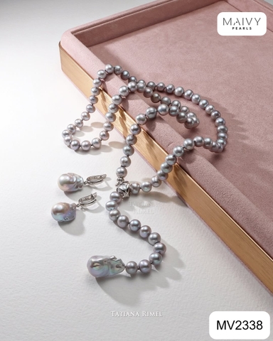 MV2338- Set dây chuyền trai xám Nhật mix khóa kẹp thông minh và bông tai Baroque ánh xám