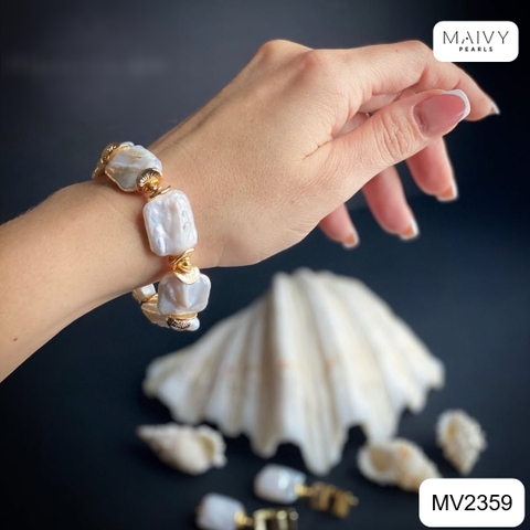 MV2359 - Set lắc tay bông tai ngọc trai baroque vuông màu trắng mix charm bạc 925 mạ vàng 18k
