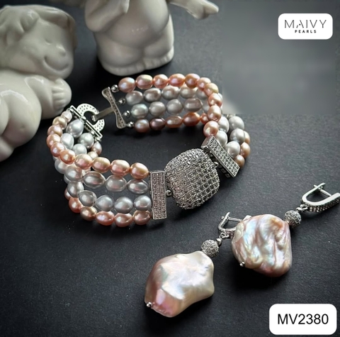MV2380 - Set lắc tay ngọc trai gạo 4 sợi màu cam,xám và bông tai ngọc trai barroque hồng ánh tím
