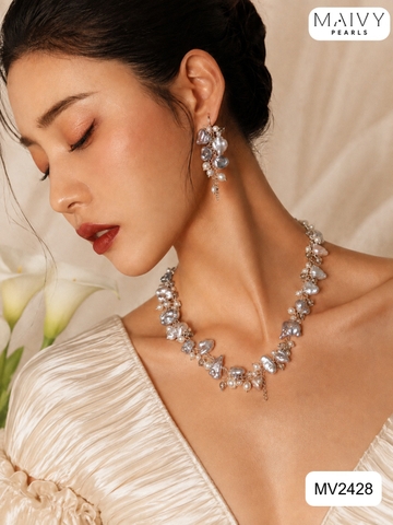 MV2428 - Set ngọc trai keshi mix trai gạo nhí màu trắng gồm dây chuyền và bông tai kết thả dài dáng móc
