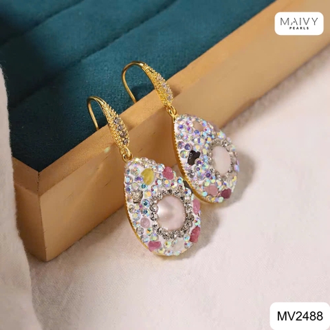 MV2488 - Bông tai kiểu trung đông gồm ngọc trai baroque trắng nhấn đá màu xung quanh dáng móc