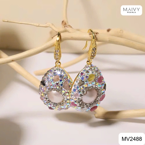 MV2488 - Bông tai kiểu trung đông gồm ngọc trai baroque trắng nhấn đá màu xung quanh dáng móc