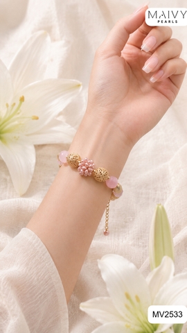 MV2533 - Lắc tay ngọc trai nhí màu hồng kết chùm mix đá hồng charm bạc 925 mạ vàng 18k