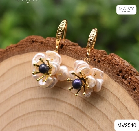 MV2540 - Bông tai ngọc trai keshi kết hoa dáng móc
