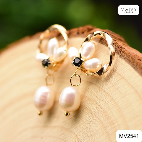 MV2541 - Bông tai ngọc trai trắng nhấn đá spinel đen