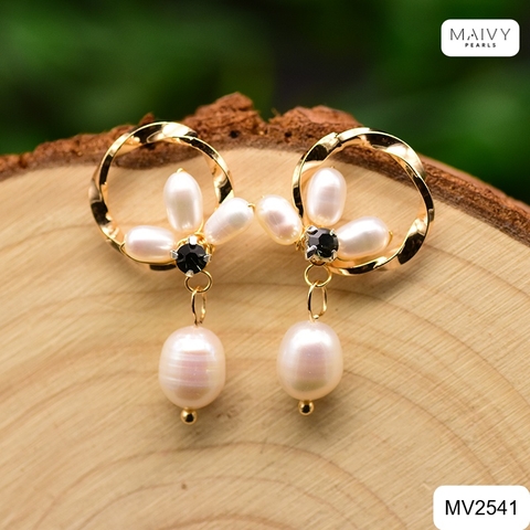 MV2541 - Bông tai ngọc trai trắng nhấn đá spinel đen