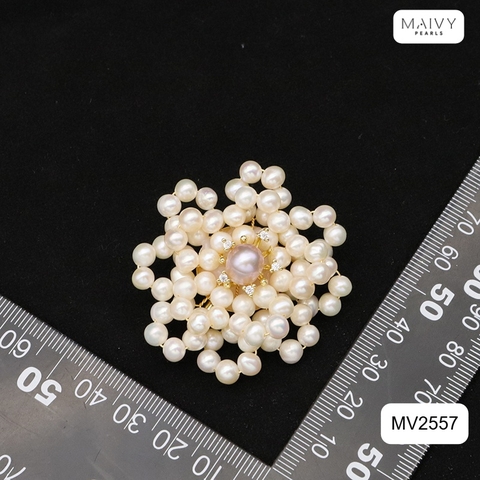MV2557 - Cài áo ngọc trai tròn trắng 5mm kết hoa trà