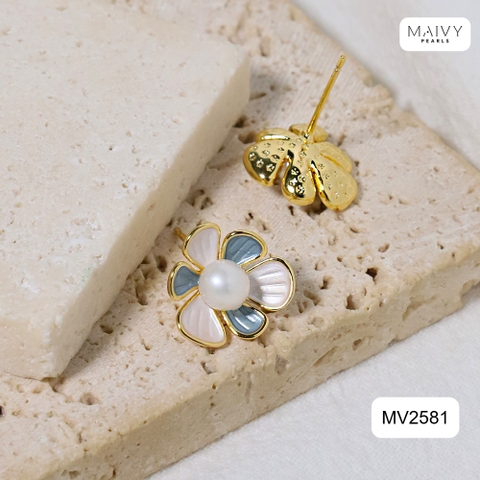 MV2581- Bông tai hoa 6 cánh nhấn nhụy ngọc trai ngọt tròn trắng sz 5-6mm