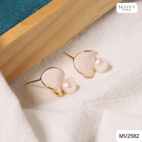 MV2582- Bông tai hình lá nhấn viên ngọc trai ngọt trắng size 5-6mm
