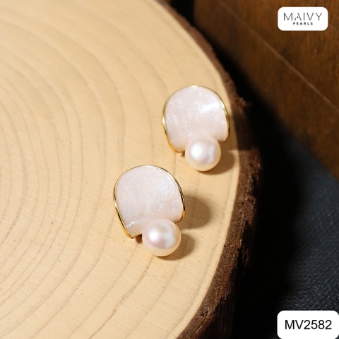 MV2582- Bông tai hình lá nhấn viên ngọc trai ngọt trắng size 5-6mm