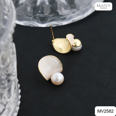 MV2582- Bông tai hình lá nhấn viên ngọc trai ngọt trắng size 5-6mm